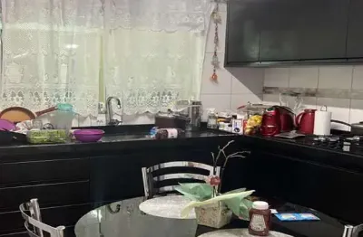 Sobrado á venda 125m² 2 dormitórios, sendo 2 suítes, 2 vagas de garagem em jardim milena - santo andré