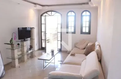 Casa com 2 quartos à venda na Rua Guaporé, 668, Santa Maria, São Caetano do Sul