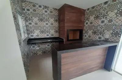 Cobertura com churrasqueira, 3 dormitórios sendo 1 suíte, elevador e com 2 vagas de garagem