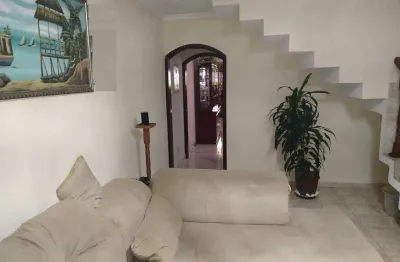 Sobrado à venda em interlagos, 180 metros com 3 quartos e 2 vagas