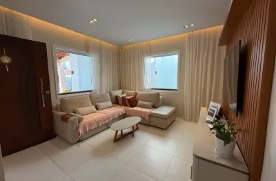 Casa de condominio com 3 quartos sendo 2 suites, pertinho do residencial pinheiros