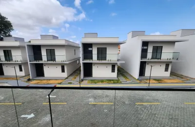 Casa de condominio com 3 quartos, duplex, amplo quintal. casa nova