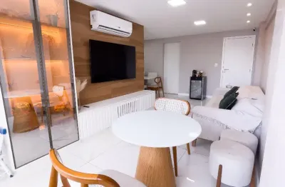 Apartamento mobiliado na peninsula, porteira fechada, andar alto nascente
