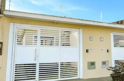 Casa com 3 quartos para alugar na Praia das Palmeiras, Caraguatatuba 