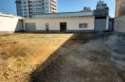 Barracão / Galpão / Depósito com 3 salas para alugar no América, Joinville 
