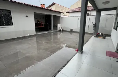 Casa com 3 quartos à venda no Jardim Patrícia, Uberlândia 