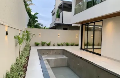 Casa em condomínio fechado com 4 quartos à venda no Jardim Sul, Uberlândia 