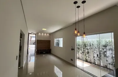 Casa em condomínio fechado com 3 quartos à venda no Jardim Holanda, Uberlândia 