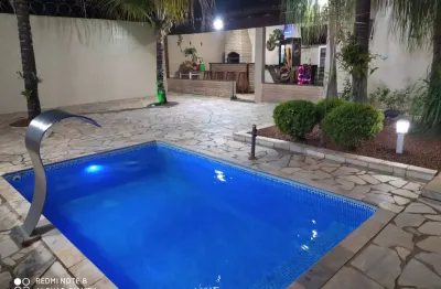 Excelente casa com área gourmet completa no santa monica