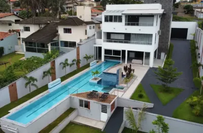 Casa com 3 quartos à venda na Cidade Jardim, Uberlândia 