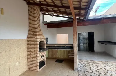 Casa com 3 quartos à venda na Cidade Jardim, Uberlândia 