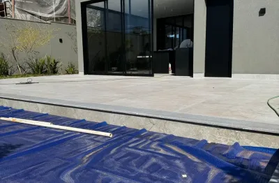 Casa em condomínio fechado com 3 quartos à venda no Jardim Sul, Uberlândia 