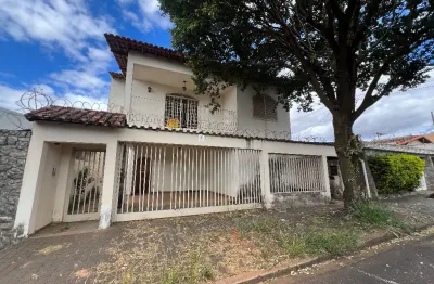 Casa com 4 quartos à venda no Umuarama, Uberlândia 