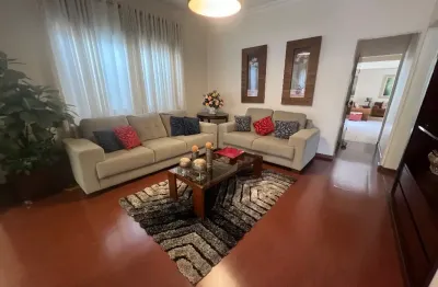 Casa com 6 quartos à venda no Centro, Uberlândia 