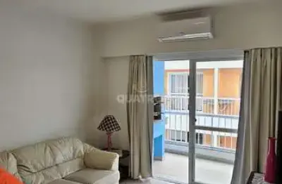 Apartamento com dois dormitórios a 200m da praia de bombas