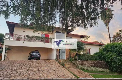 Sobrado amplo e rodeado de muito verde casa à venda no condomínio terras de vinhedo.