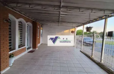Casa térrea com excelente localização em valinhos/sp