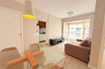 Apartamento reformado com 02 quartos e com mobilia para locação em são luís - vite condomínio