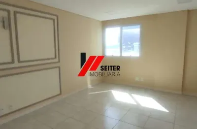 Sala comercial com 1 sala para alugar na Agronômica, Florianópolis 