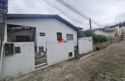 Excelente terreno à venda no bairro córrego grande em florianópolis.