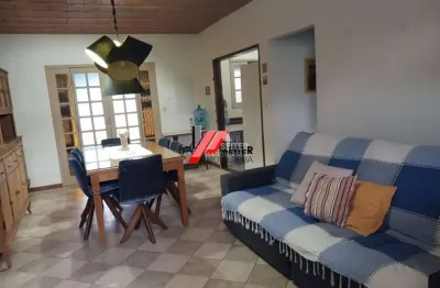 Casa com 5 quartos à venda na Barra da Lagoa, Florianópolis 