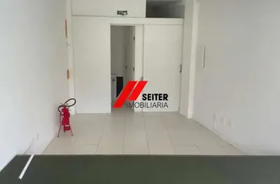 Sala comercial à venda no Córrego Grande, Florianópolis 