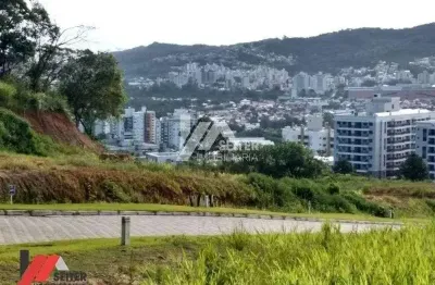 Terreno a venda no bairro Itacorubi com localização previlegiada