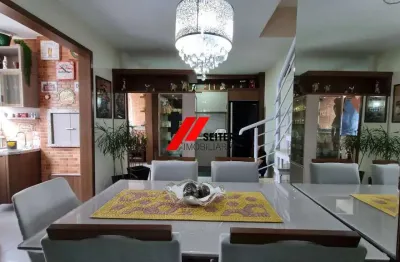 Cobertura duplex à venda no bairro corrego grande em florianópolis toda planejada com 4 sacadas em condomínio club
