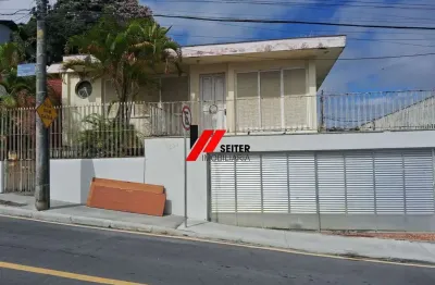 Ampla casa à venda no bairro monte verde em florianópolis