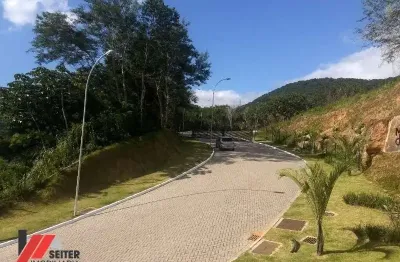 Terreno a venda no bairro itacorubi com localização alto padrão