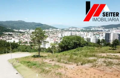 Terreno a venda no bairro itacorubi com localização privilegiada