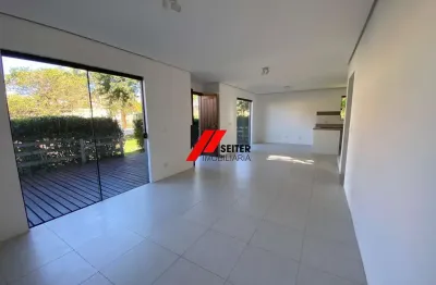 Casa com 2 quartos para alugar no Rio Tavares, Florianópolis 