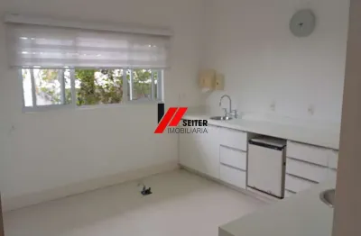 Sala comercial com 1 sala para alugar na Trindade, Florianópolis 