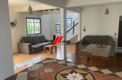 Casa com 3 quartos para alugar no Rio Tavares, Florianópolis 