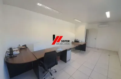 Sala comercial com 4 salas para alugar no Itacorubi, Florianópolis 