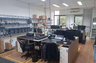 Sala comercial com 11 salas para alugar no João Paulo, Florianópolis 