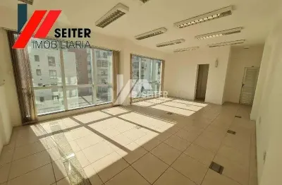 Conjunto de salas comerciais para locação centro florianopolis