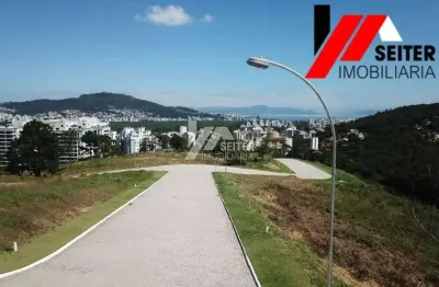 Terreno a venda no bairro Itacorubi com localização previlegiada