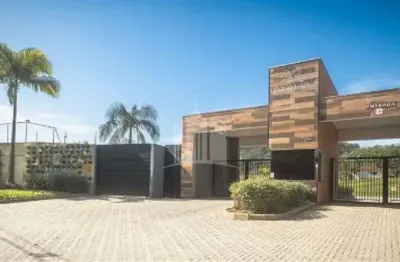 Terreno em condomínio fechado a poucos minutos da praia