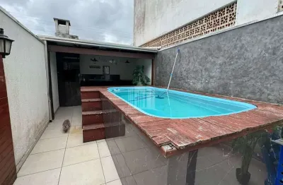 Casa com 2 quartos à venda no Centro, Camboriú 