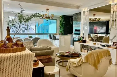 Apartamento diferenciado com 3 suítes e jardim urbano no centro de balneário camboriú