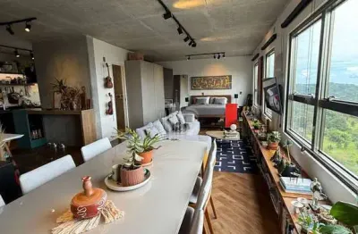 Apartamento com vista completa e permanente da praia brava