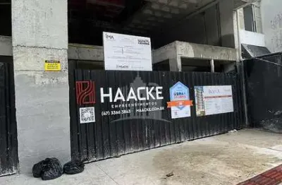Excelente sala comercial em construção no centro de balneário camboriú