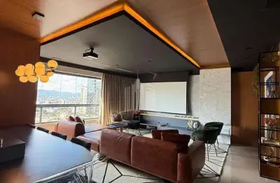 Apartamento alto padrão mobilado decorado e equipado localizado no centro de balneário camboriú