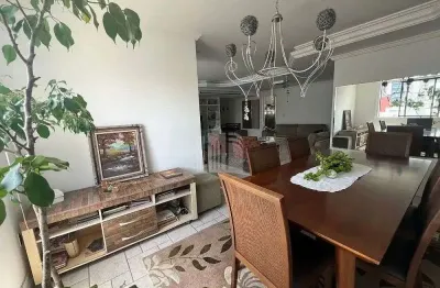 Apartamento com 3 dormitórios sendo 1 suíte e 2 vagas de garagem em balneário camboriú