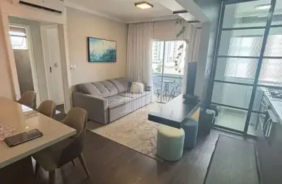 Com 02 dormitórios e mobiliado. apartamento a venda no centro de balneário camboriú sc