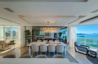 Cobertura duplex a venda em frente ao mar em balneário camboriú