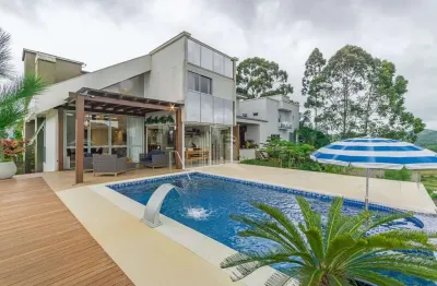 Casa em condomínio fechado com 4 quartos à venda no Rio do Meio, Camboriú 
