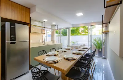 Apartamento com lindo terraço, ensolarado em ótima localização.
