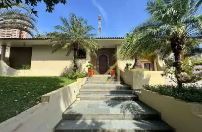 Casa com 3 dormitórios e 1 suíte à venda, 289 m² por R$ 2.800.000 - Centro - Cascavel/PR